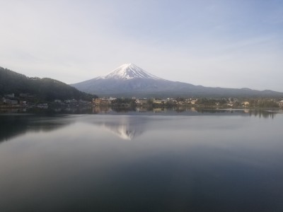 昨年のGWに河口湖へ旅行に行った時。湖畔のホテルから撮影しました。